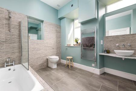 Bathroom2.jpg