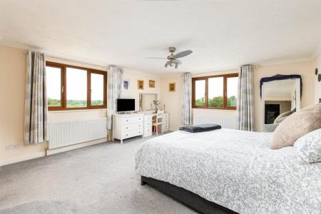 Bedroom1_1.jpg