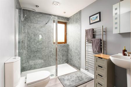 Bedroom1_Ensuite.jpg