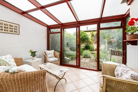 Sun_Room_1.jpg