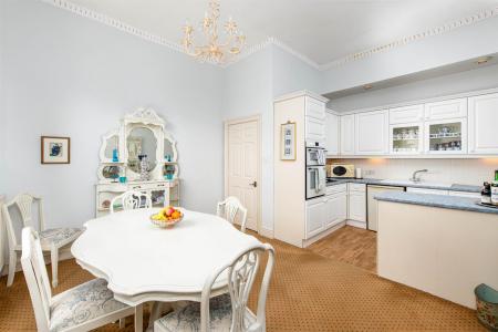Kitchen_1.jpg