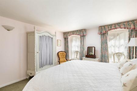 Bedroom2_2.jpg