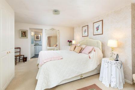 Bedroom1_3.jpg