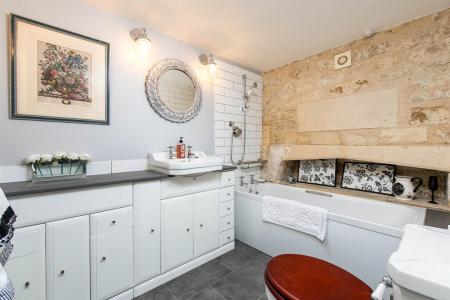 Bedroom1_Ensuite_1.jpg
