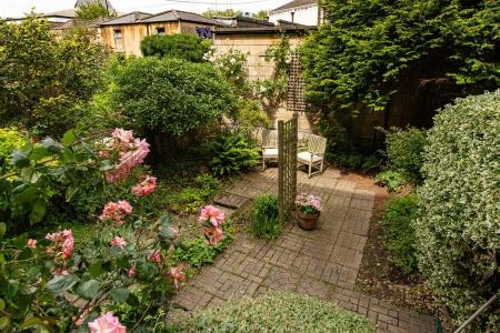 Garden_1.jpg