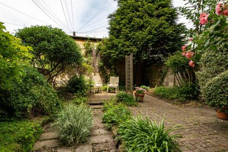 Garden_2.jpg