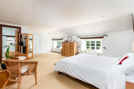 Bedroom1_1.jpg