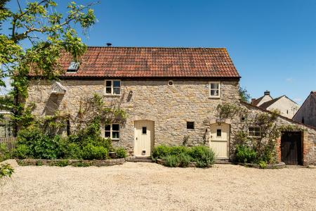 Barn_Exterior_1.jpg