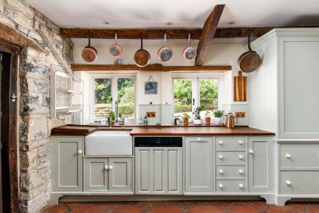 Kitchen_1.jpg