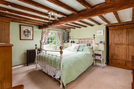 Bedroom1_2.jpg