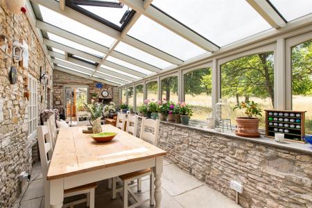 Sun_Room_1.jpg