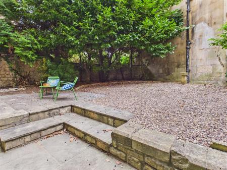 CAM04376G0-PR0130-STILL009.jpg