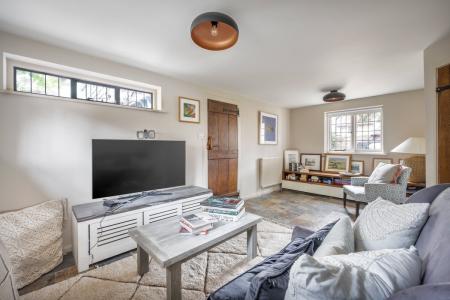 Rear Living Room - Q