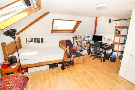Media image 07