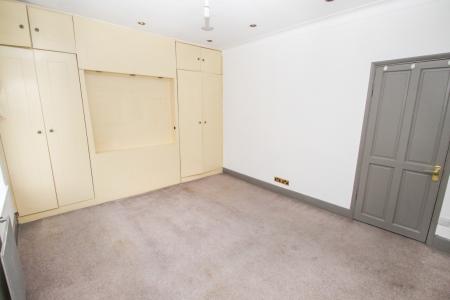 Media image 09