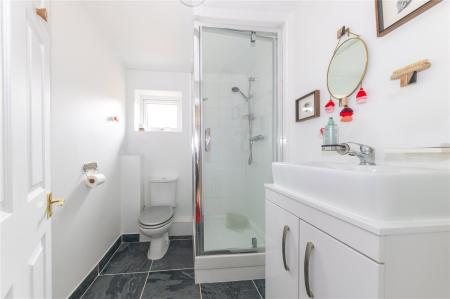 Shower Room (Gf)