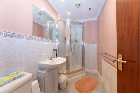 Ensutie Bathroom 2