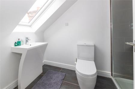 Ensuite Bathroom 5
