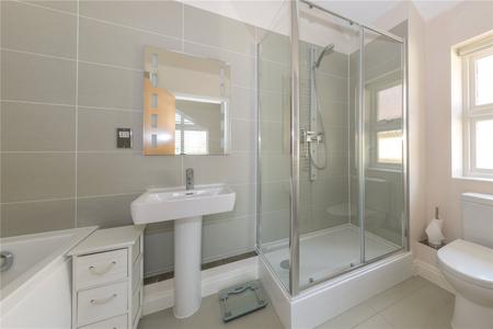 Ensuite Bathroom 1