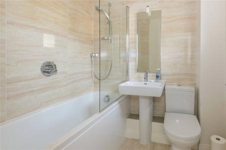 Ensuite Bathroom 3