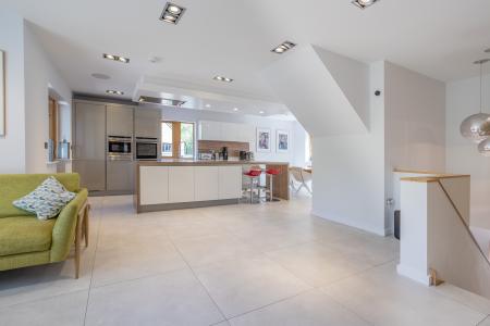 Kitchen / Dining Area