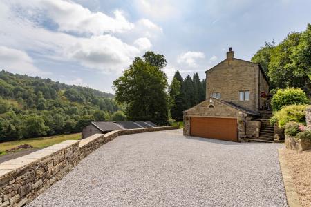 Side Exterior & View