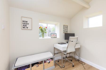 Entrance Porch / Office