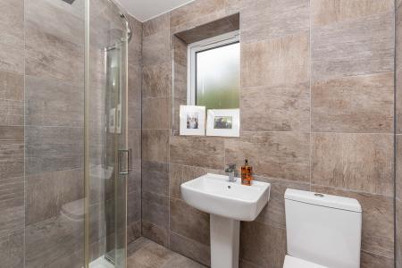 Bedroom 2 En-Suite