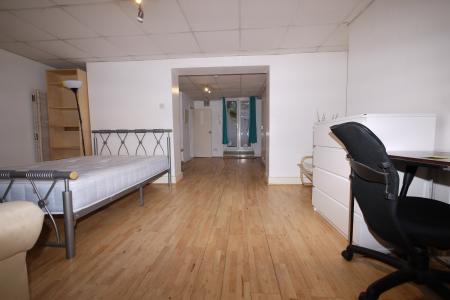 Media image 02