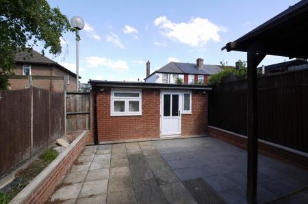 Media image 06