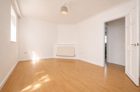 Media image 03