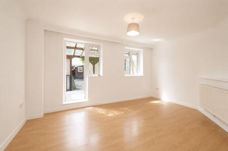 Media image 02