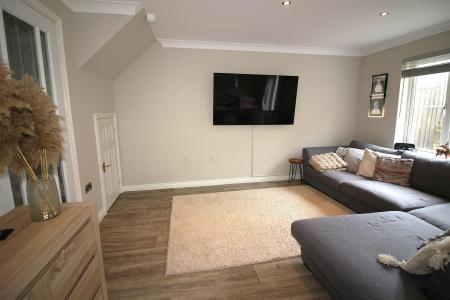 LOUNGE AREA