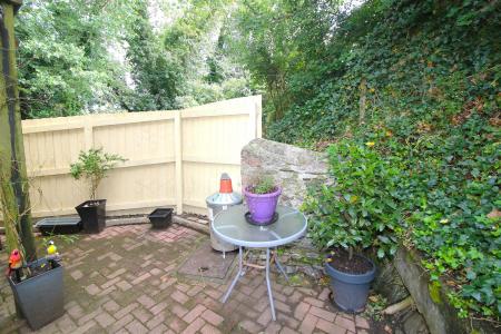 REAR COURTYARD GARDEN
