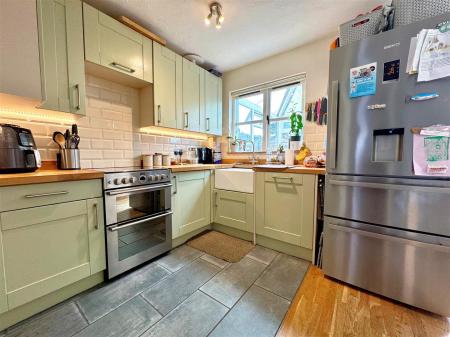 kitchen 2.jpg