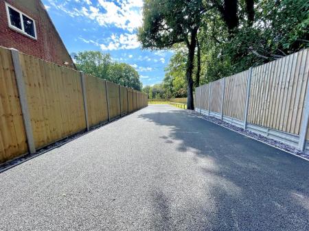 driveway.jpg