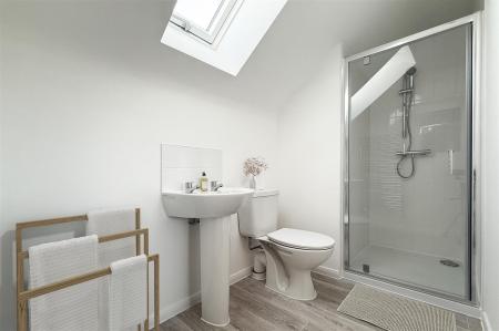 Aldridge-EnSuite(staged).jpg