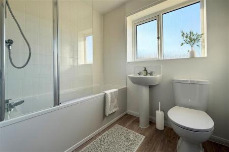 Aldridge-Bathroom(staged).jpg