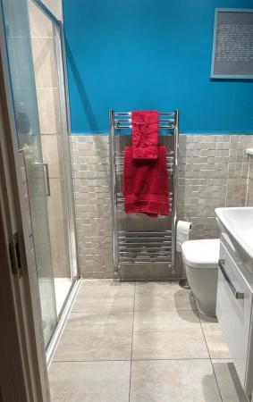 en-suite 2.jpg