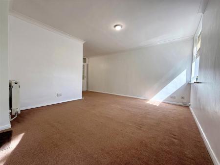 lounge dining room 2.jpg