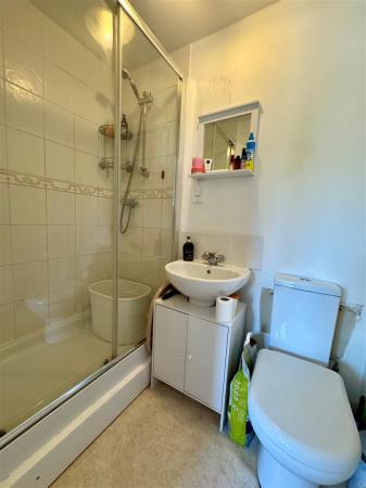 en-suite 2.jpg