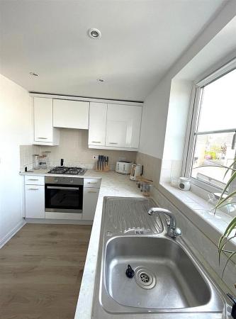 kitchen 2.jpg