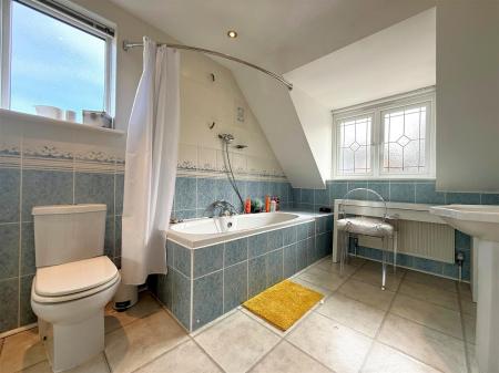 en-suite 4.jpg