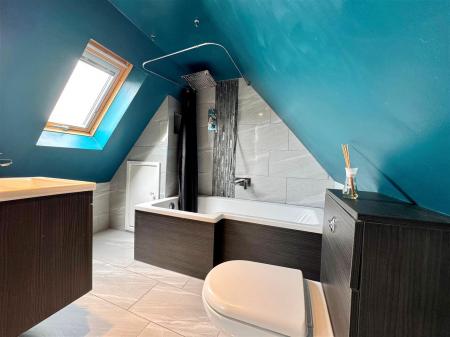 en-suite 2.jpg