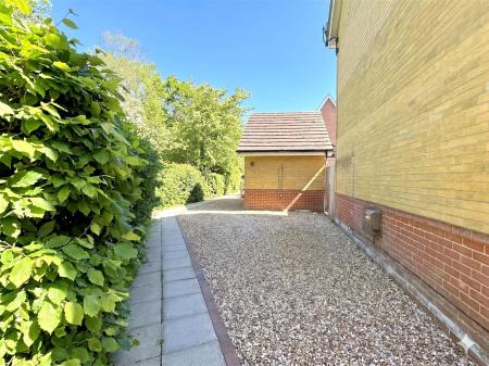 driveway.jpg