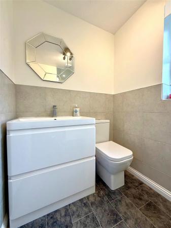 en-suite 2.jpg