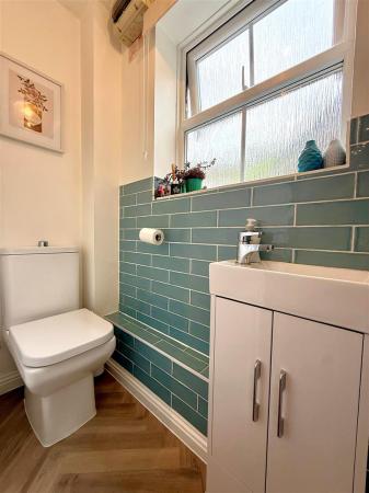 downstairs cloakroom.jpg