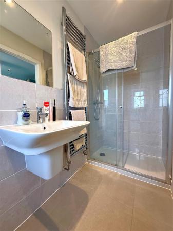 en-suite 2.jpg