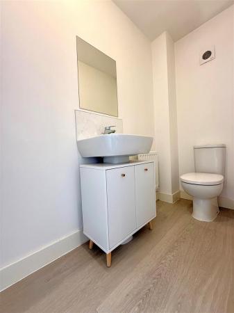 en-suite 1.jpg
