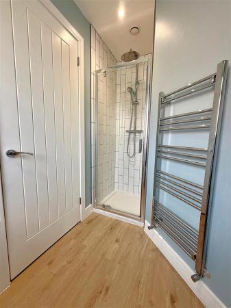 en-suite 2.jpg